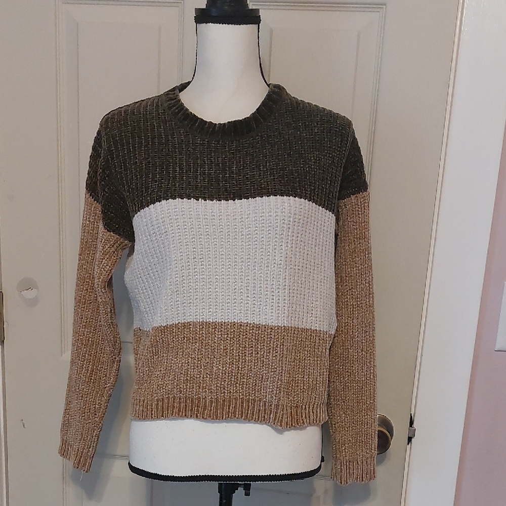 Chenille Colorblock Crew Neck Sweater in Olive, Cream & Tan